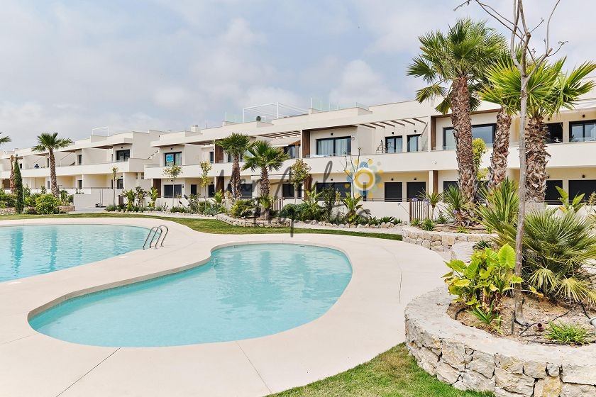 South facing penthouse with private solarium in La Veleta, Torrevieja 
