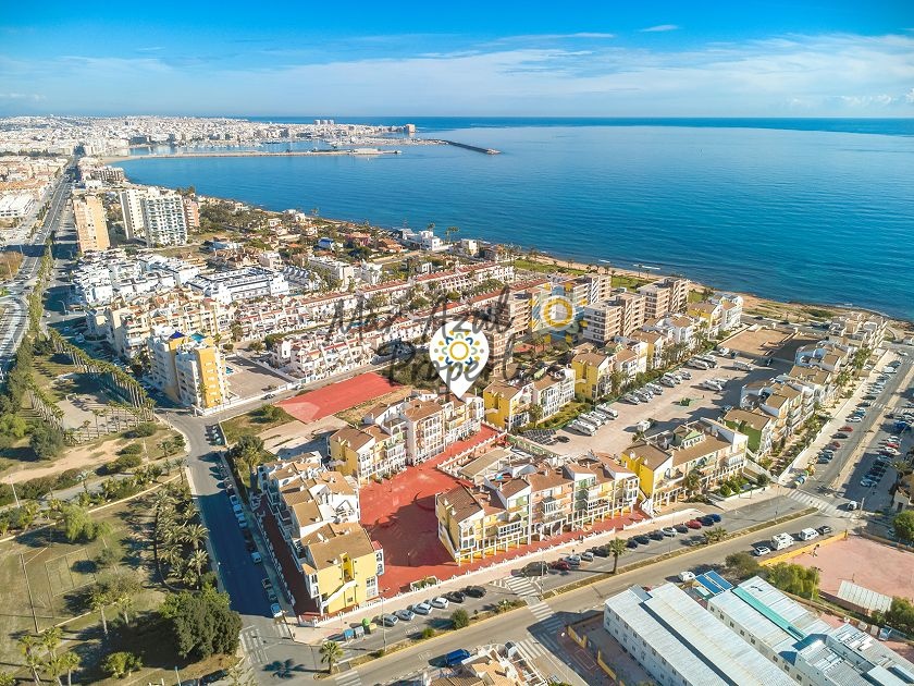 Moderne studiolejlighed i Mar Azul Torrevieja med havudsigt