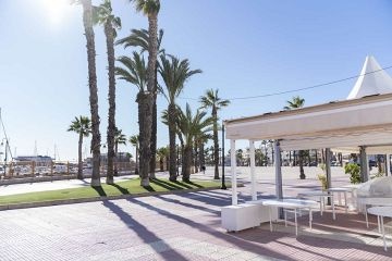 Fully Refurbished Ground Floor Apartment 180 m from the Beach - Mar Azul Properties