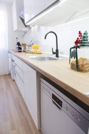 Fully Refurbished Ground Floor Apartment 180 m from the Beach - Mar Azul Properties